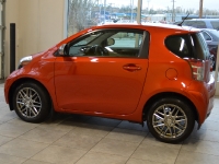 2012_scion_iq_01