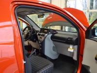 2012_scion_iq_13