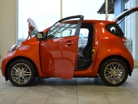 2012_scion_iq_19